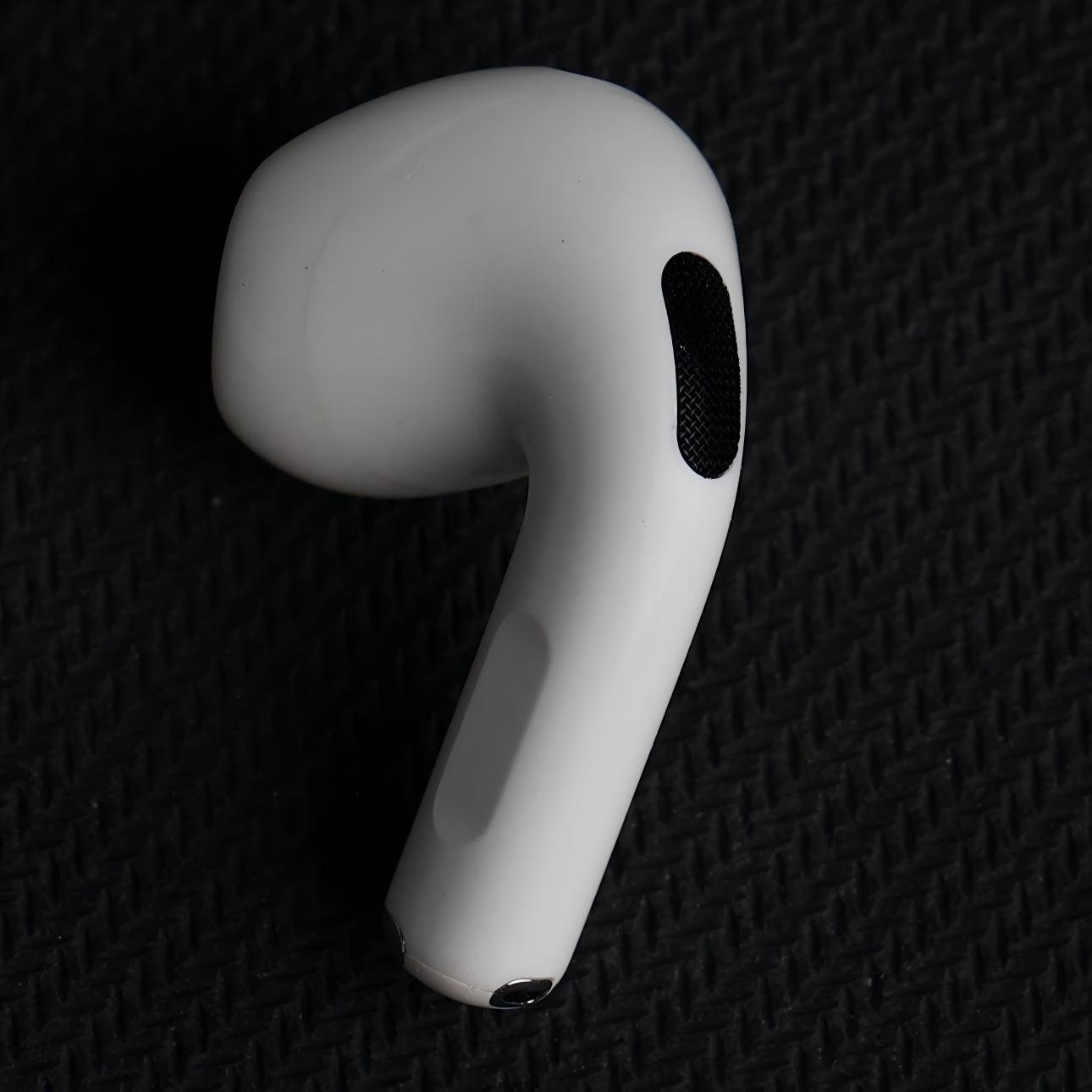 Original Used AirPods 4 Left Earbud Replacement – Genuine OEM A3050 A3053 A3054 Left Side Only for A3058 Case, 1-Year Warranty