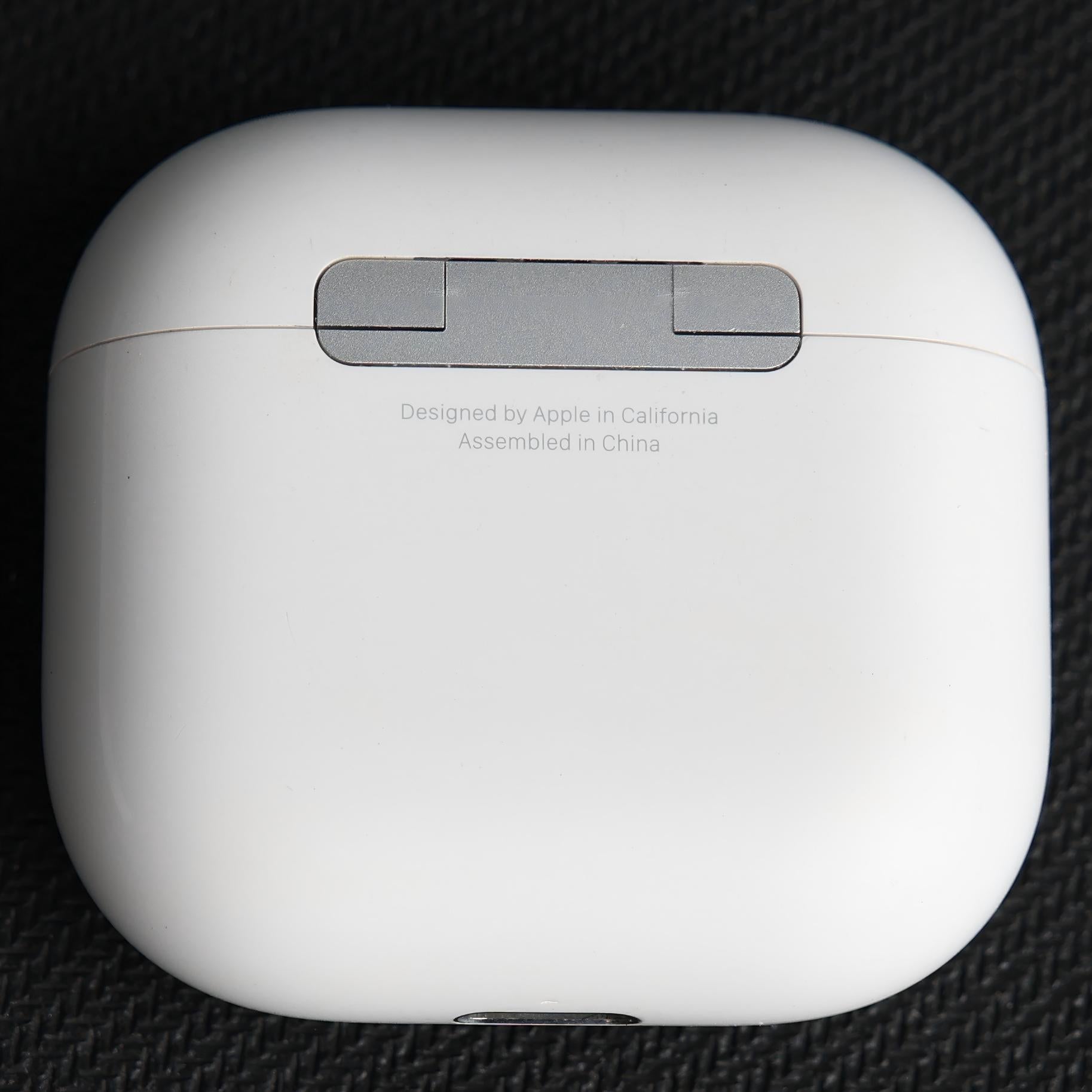 Original Used AirPods 4 A3058 Charging Case Replacement – Genuine OEM Case Only for A3050 A3053 A3054 Earbuds, Not for ANC Version, 1-Year Warranty