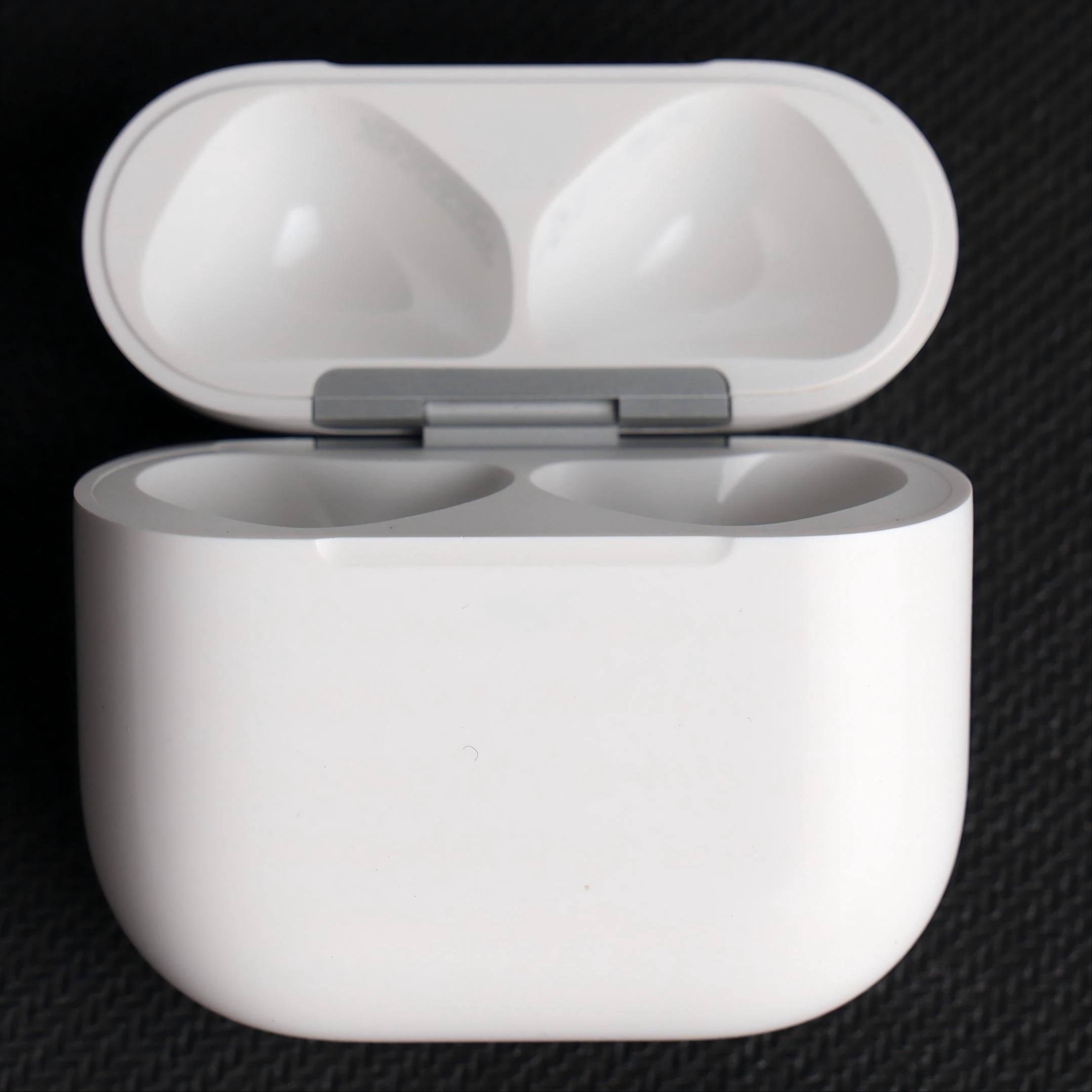 Original Used AirPods 4 ANC A3059 Charging Case Replacement – Genuine OEM Case Only for A3055 A3056 A3057 Earbuds, Not for A3058, 1-Year Warranty