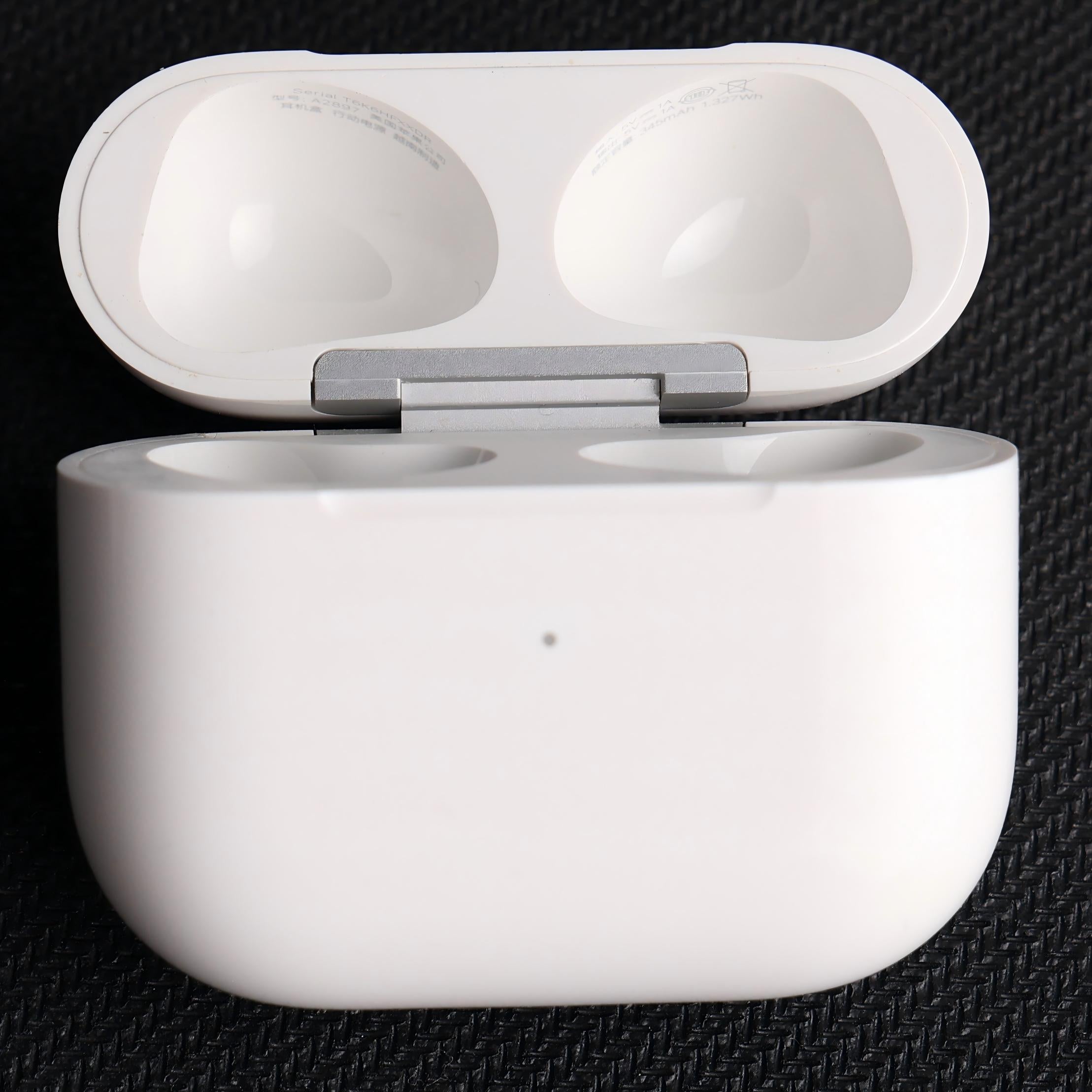 Original Used AirPods 3 Charging Case Replacement – Genuine OEM A2897 A2566 Case Only for A2564 A2565 Earbuds, 1-Year Warranty