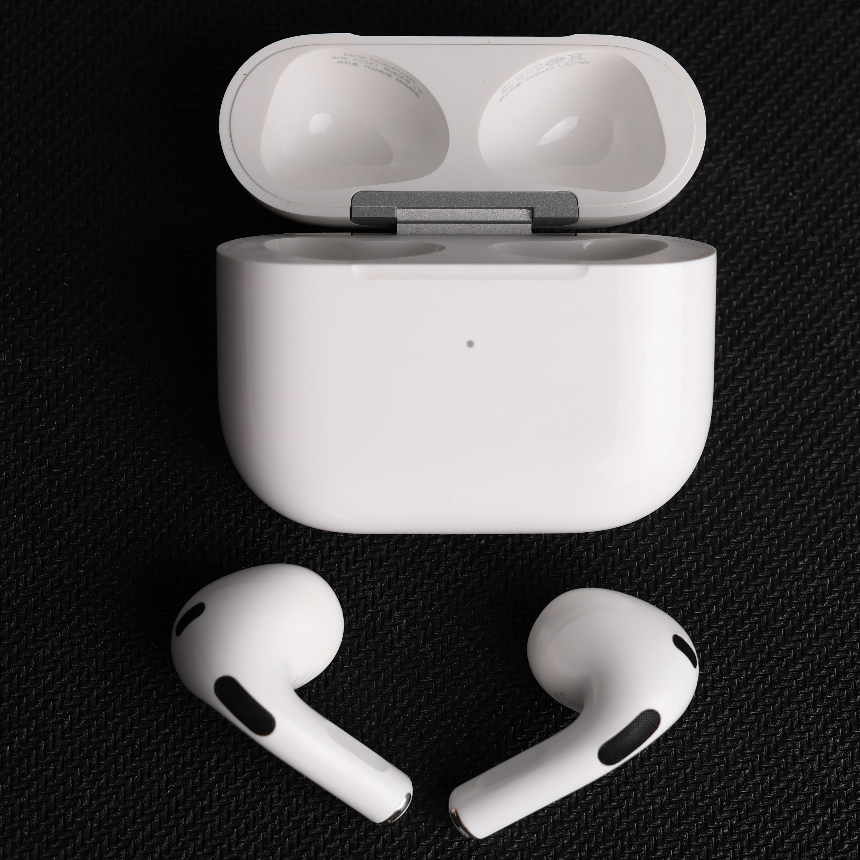 Original Used AirPods 3 Right Earbud Replacement – Genuine OEM A2565 Right Side Only for A2897 A2566 Charging Case, 1-Year Warranty