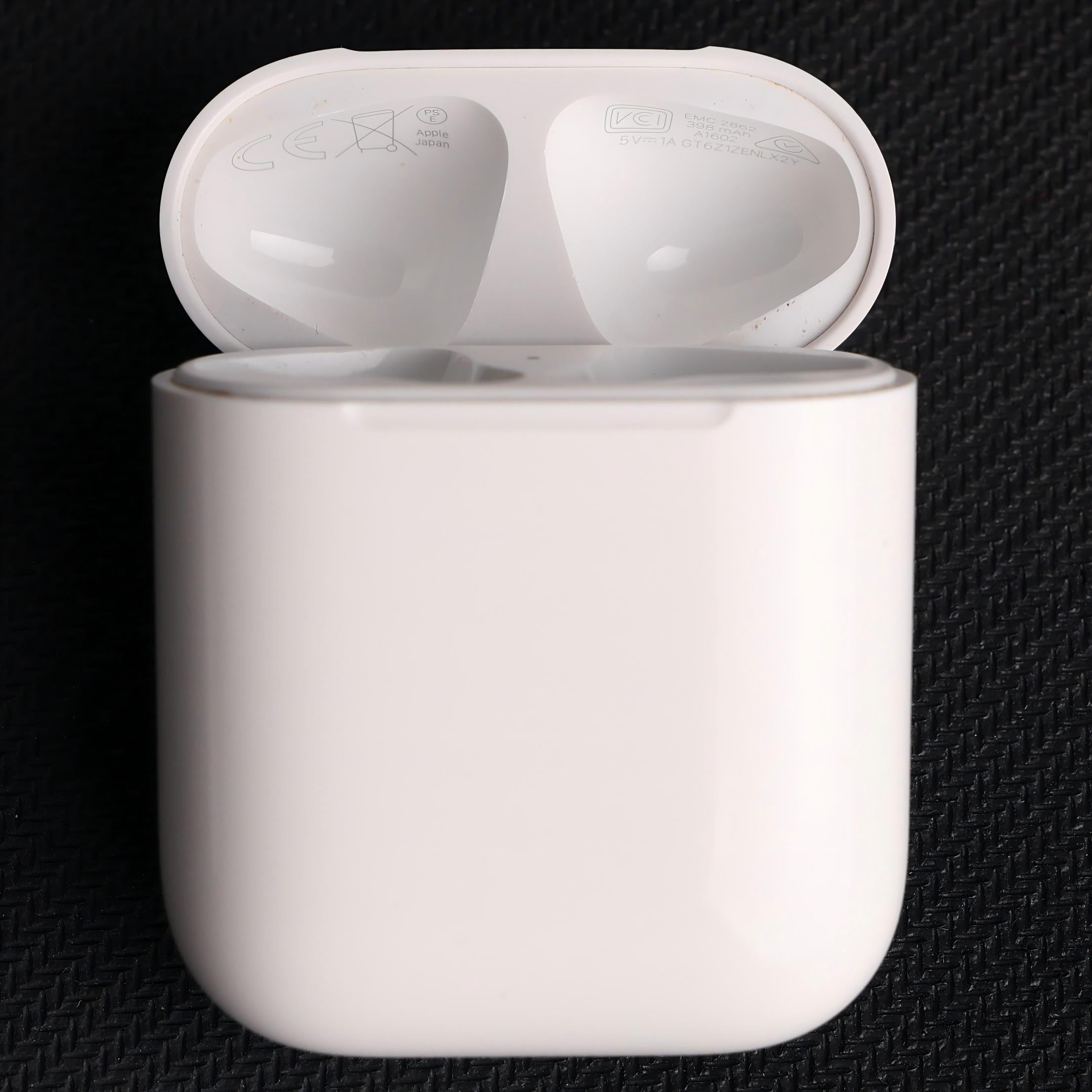 Original Used AirPods A1602 Charging Case Replacement – Genuine OEM Case Only for AirPods 1 &amp; 2 A1523 A1722 A2031 A2032 Earbuds, 1-Year Warranty