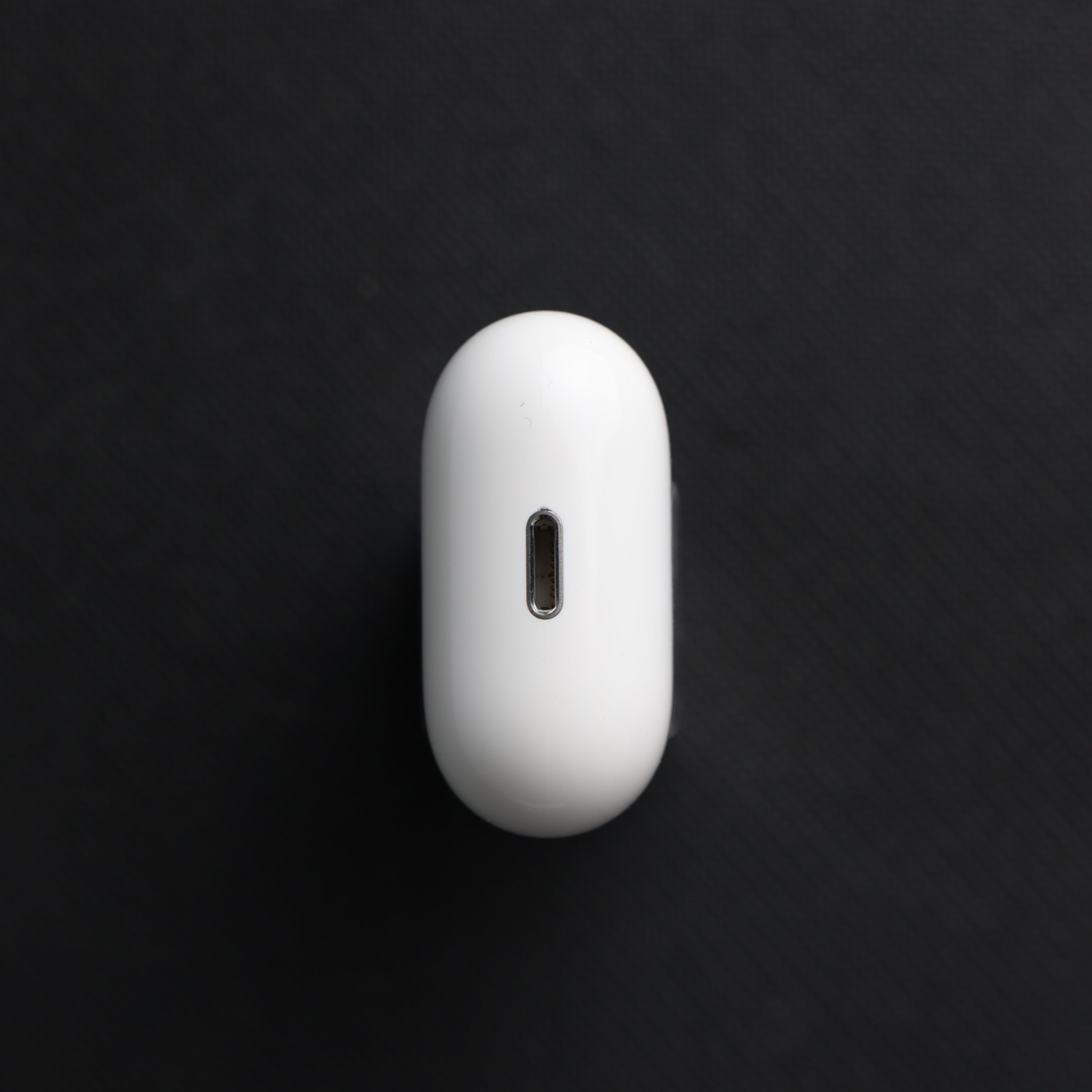 Original Used AirPods 2 Right Earbud Replacement – Genuine OEM A2032 Right Side Only for A1938 A1602 Charging Case, 1-Year Warranty
