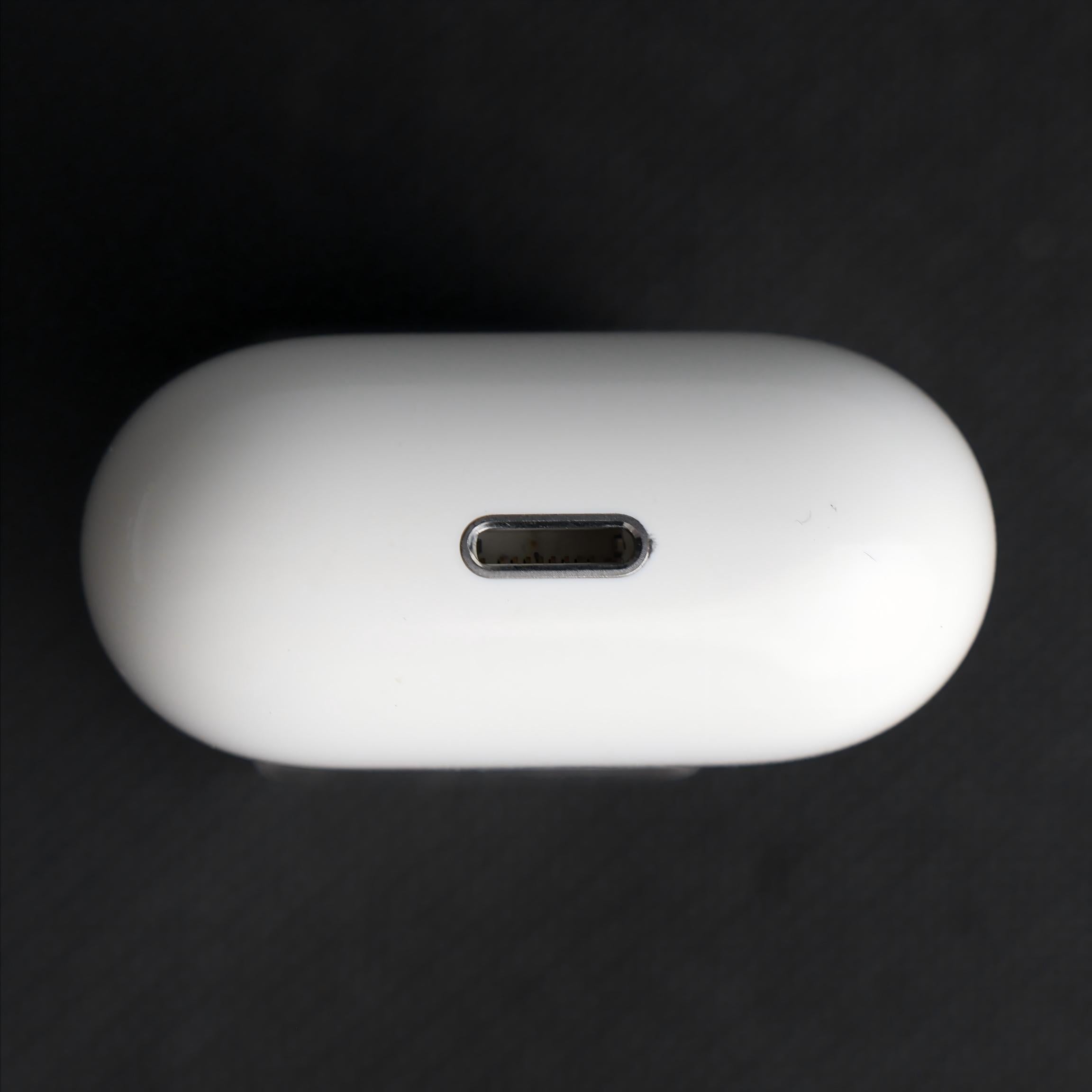 Original Used AirPods 2 Right Earbud Replacement – Genuine OEM A2032 Right Side Only for A1938 A1602 Charging Case, 1-Year Warranty