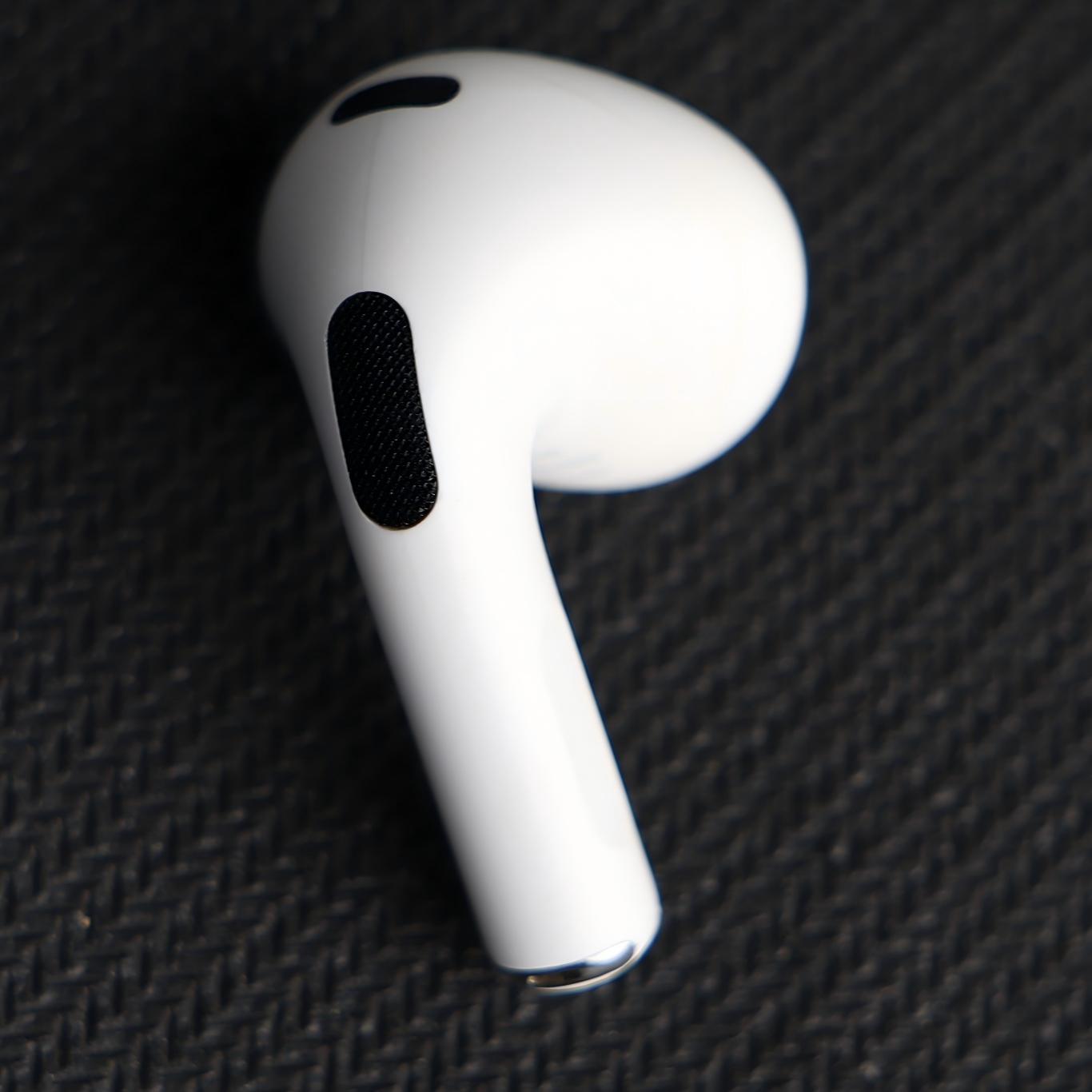Original Used AirPods 3 Right Earbud Replacement – Genuine OEM A2565 Right Side Only for A2897 A2566 Charging Case, 1-Year Warranty