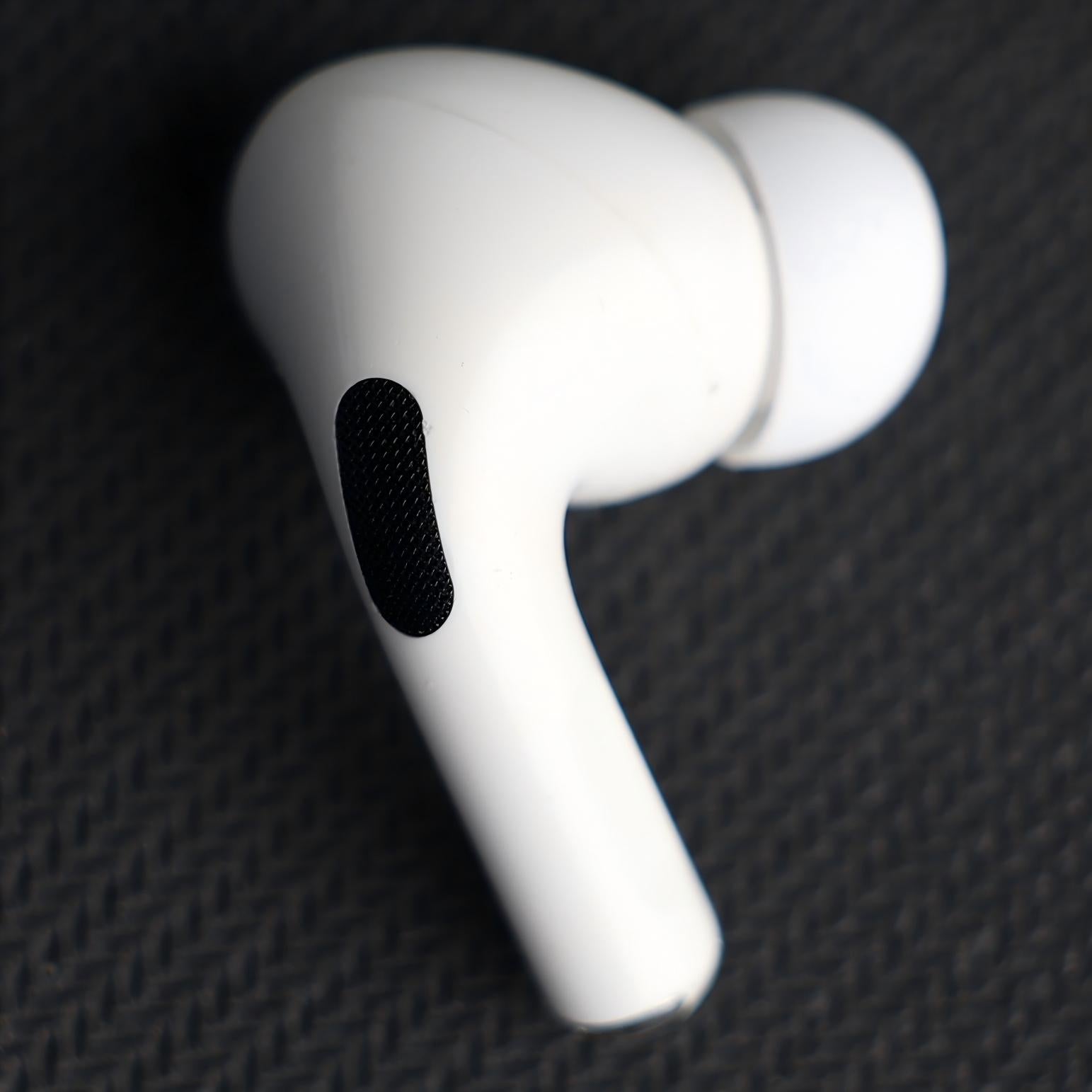 Original Used AirPods Pro 1st Gen A2083 Right Earbud Replacement – Genuine OEM Right Side Only for A2190 Charging Case, Compatible with A2084, 1-Year Warranty