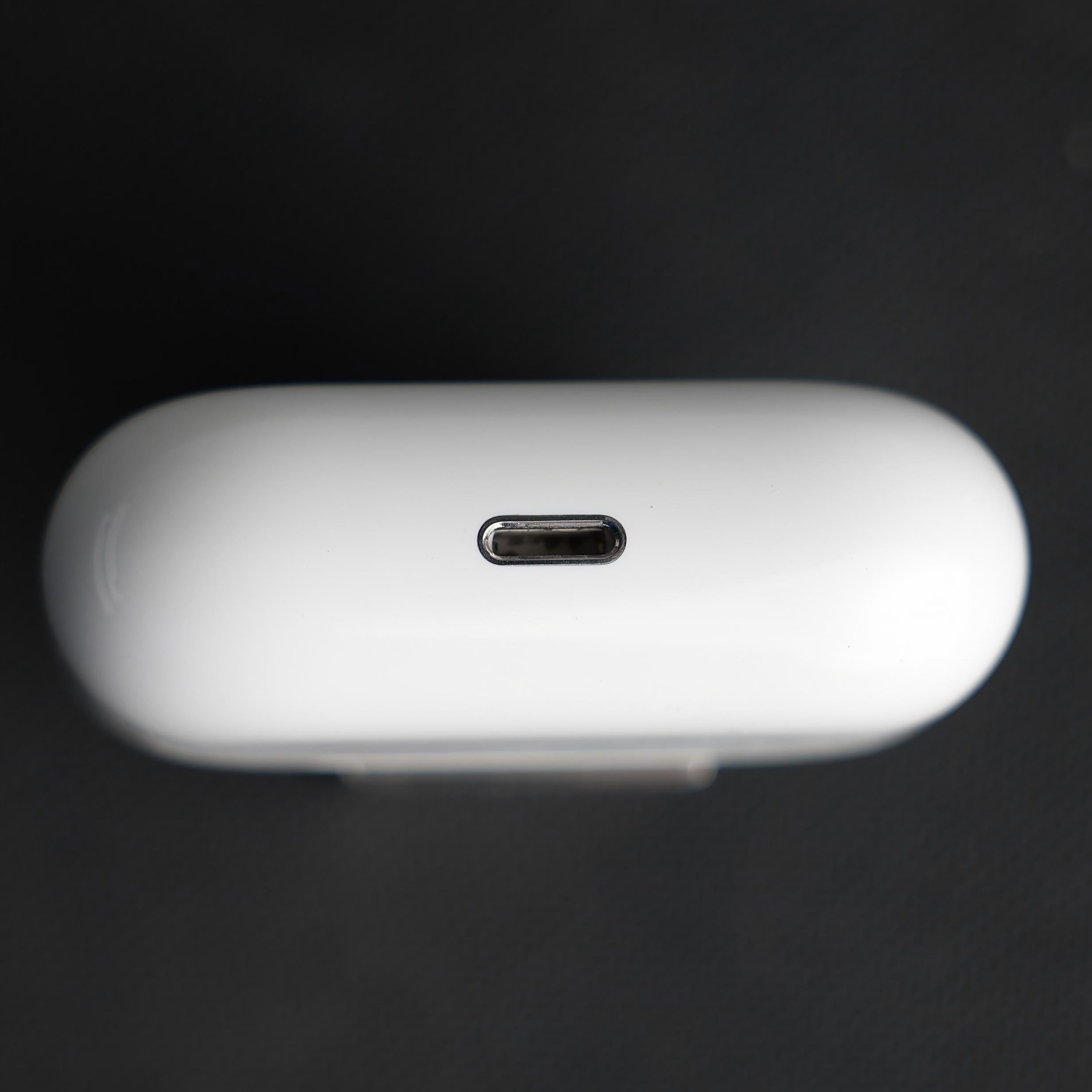 Original Used AirPods Pro 1st Gen A2083 Right Earbud Replacement – Genuine OEM Right Side Only for A2190 Charging Case, Compatible with A2084, 1-Year Warranty