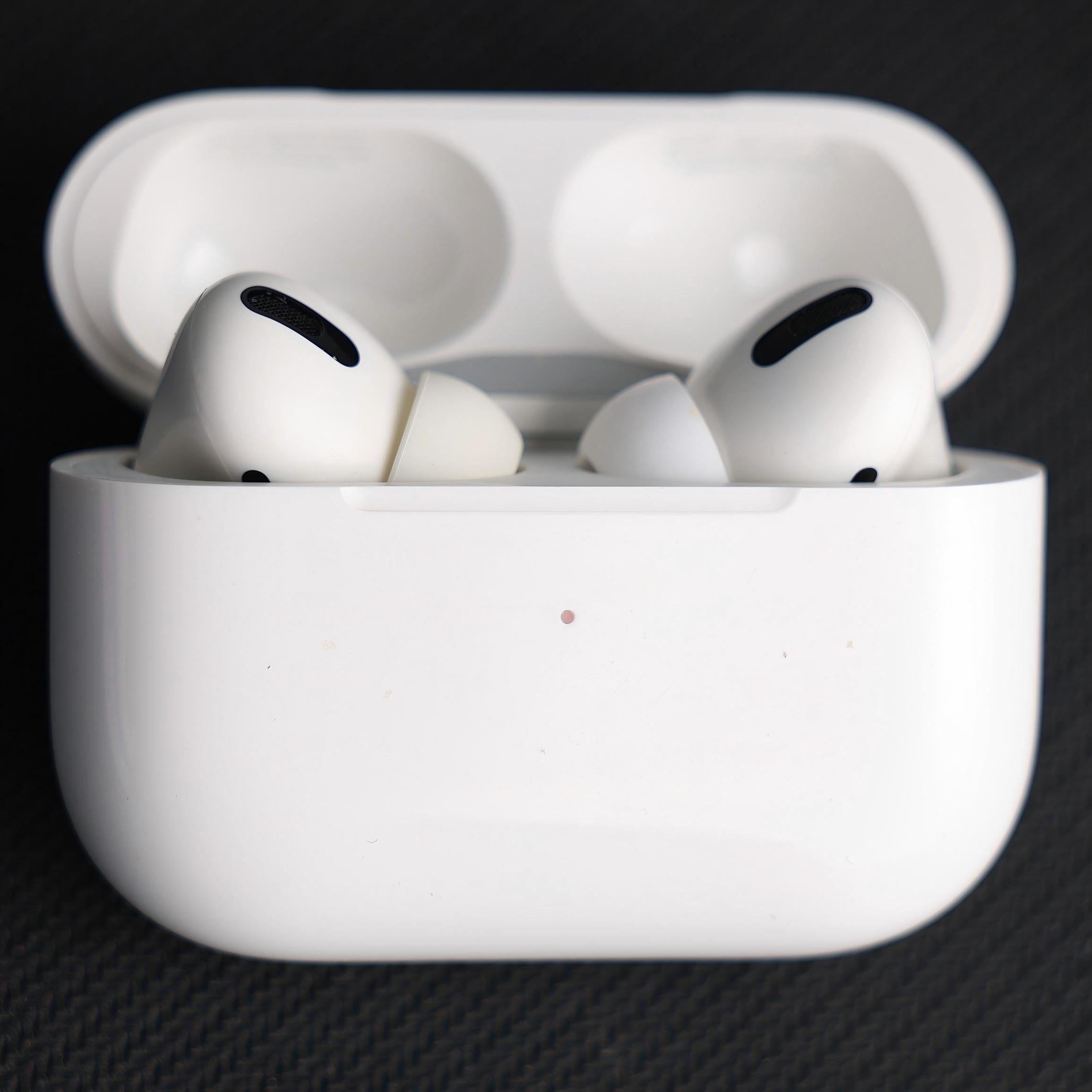 Original Used AirPods Pro 1st Generation A2190 Charging Case Replacement – Genuine OEM Charging Case Only for A2083 A2084 Earbuds
