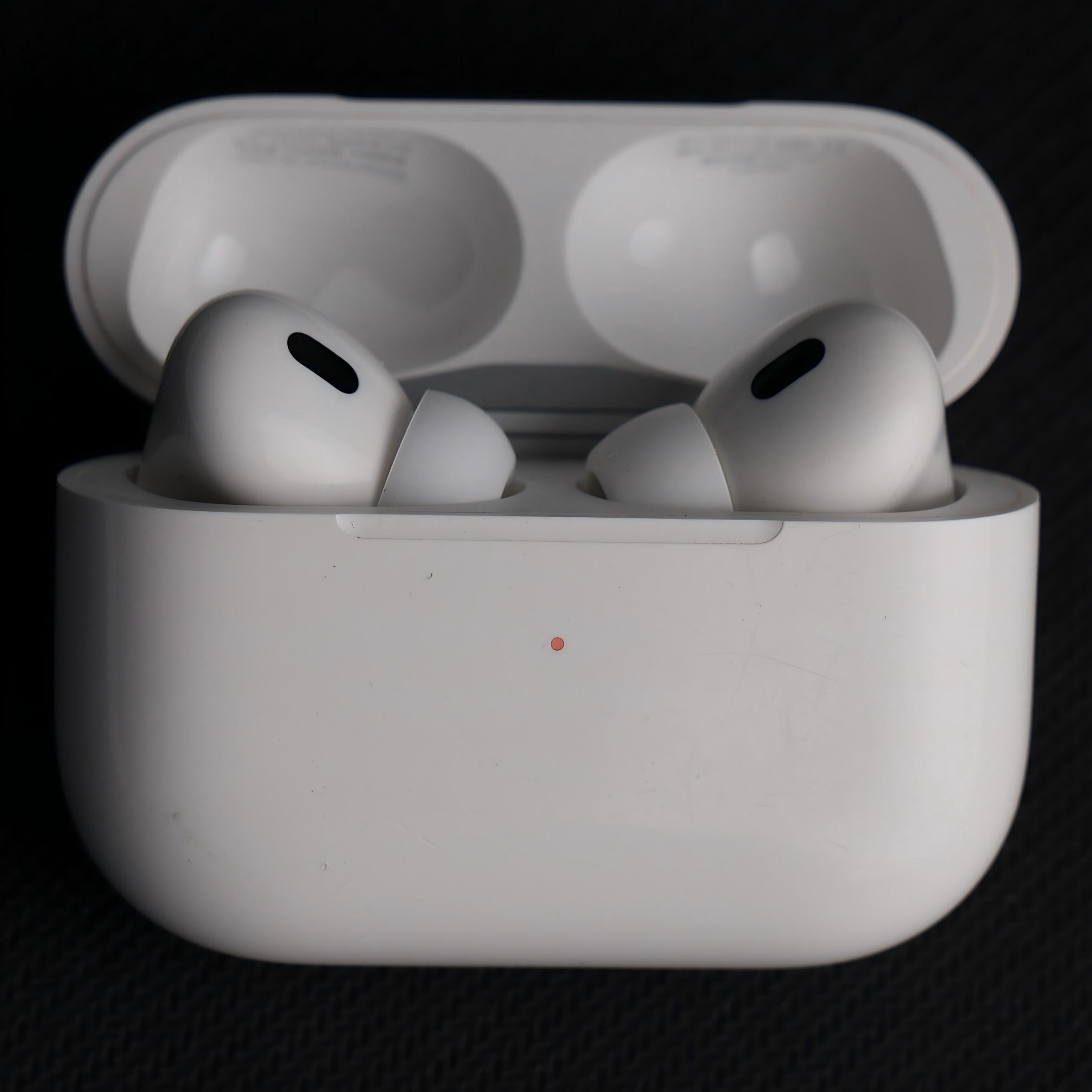Original Used AirPods Pro 2nd Generation Lightning Right Earbud Replacement – Genuine OEM A2931 A2698 A2699 Right Side Only for A2700 Charging Case