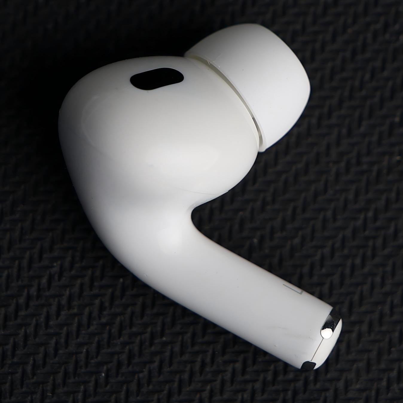 Original Used AirPods Pro 2nd Generation USB-C Left Earbud Replacement – Genuine OEM A3047 A3048 A3049 Left Side Only for A2968 Charging Case