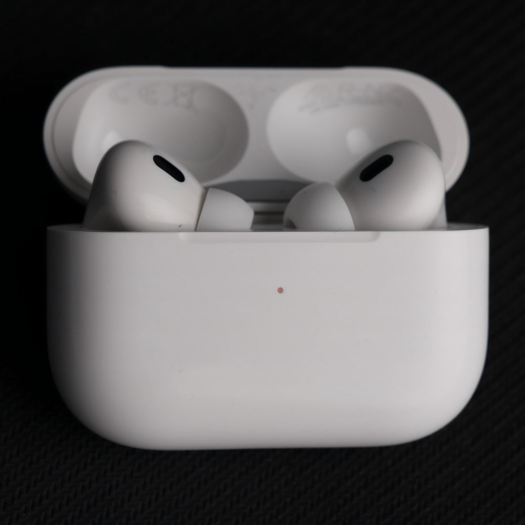 Original Used AirPods Pro 2nd Generation USB-C A2968 Charging Case Replacement – Genuine OEM Charging Case Only for A3047 A3048 A3049 Earbuds