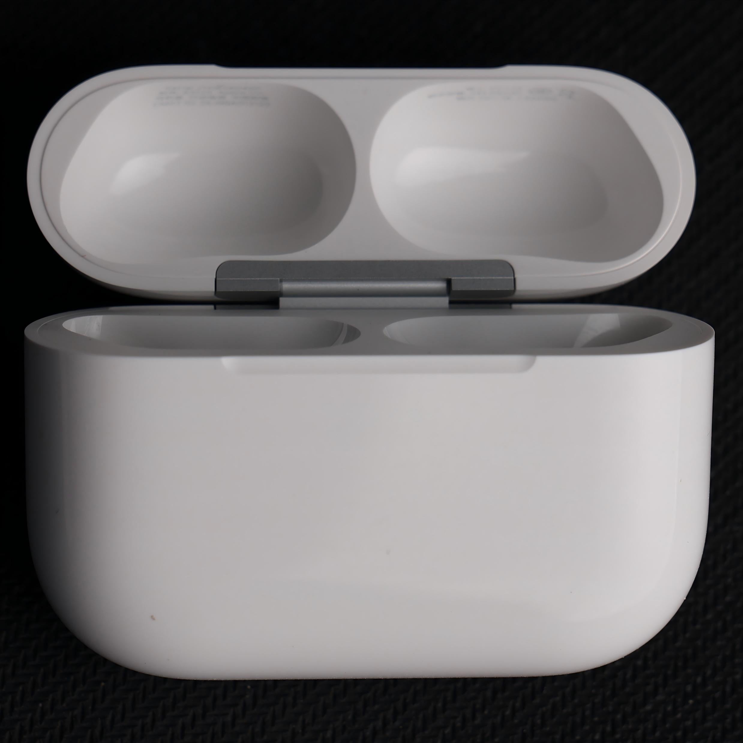 Original Used AirPods Pro 3 A3122 Charging Case Replacement – Genuine OEM Charging Case Only for A3063 A3064 A3065 Earbuds
